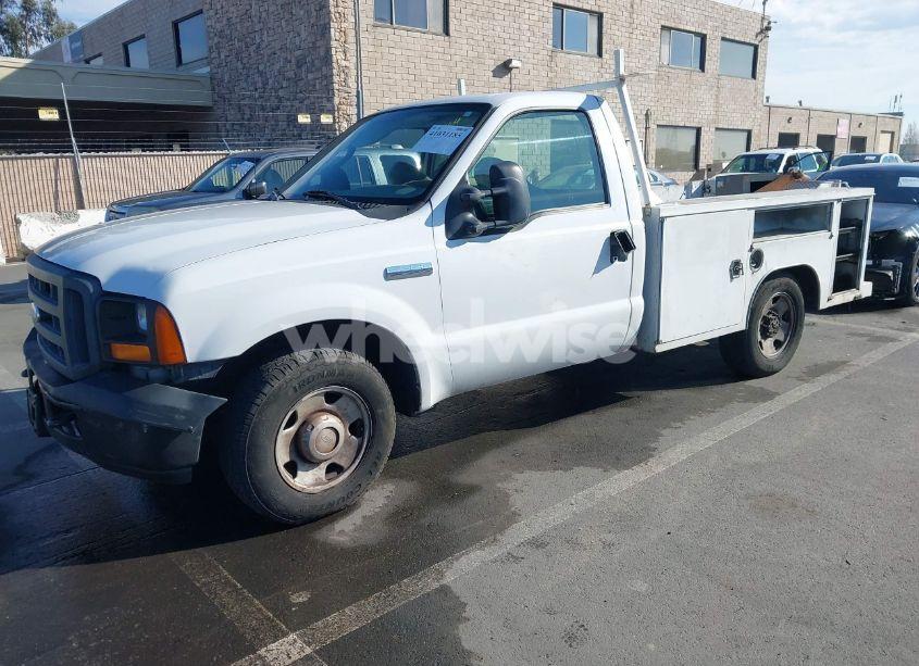Photo 2 of 2006 Ford F-250 (VIN 1FTNF20556EC83275)