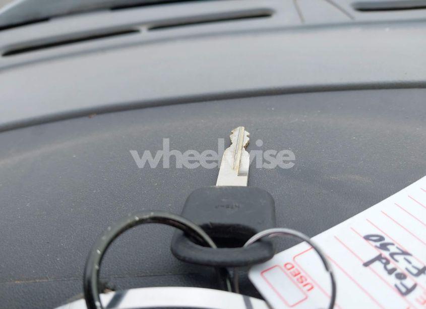 Photo 11 of 2005 Ford F-250 XL/XLT (VIN 1FTNF20585EB02605)