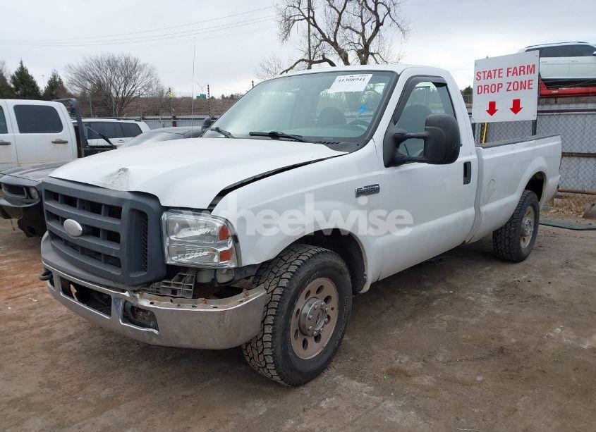 Photo 2 of 2005 Ford F-250 XL/XLT (VIN 1FTNF20585EB02605)