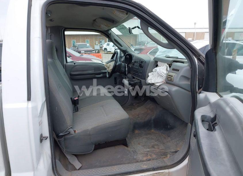 Photo 5 of 2005 Ford F-250 XL/XLT (VIN 1FTNF20585EB02605)