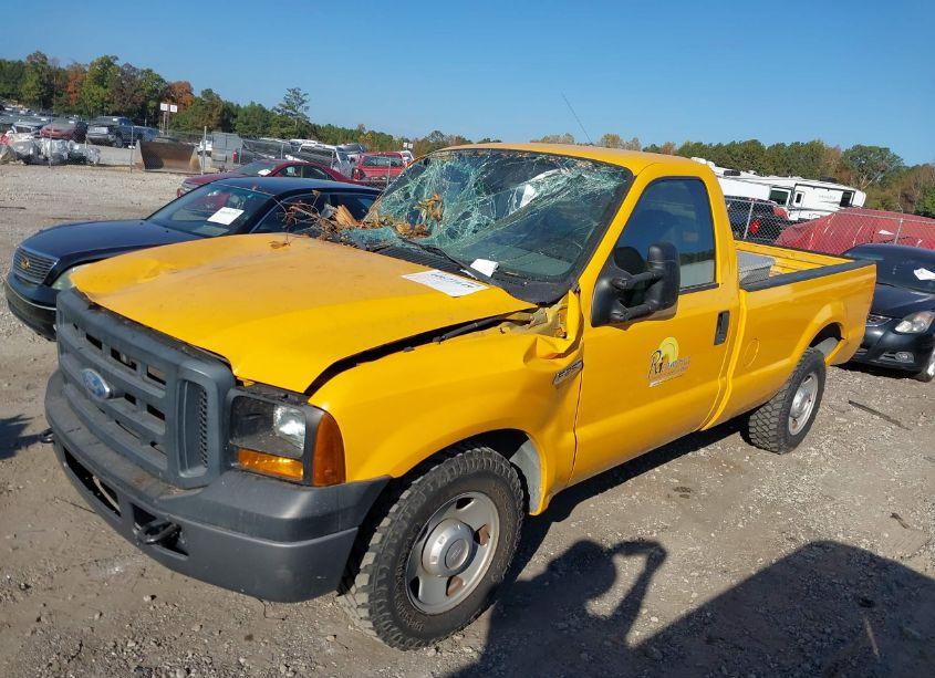 Photo 2 of 2006 Ford F-250 XL/XLT (VIN 1FTNF205X6EC33052)