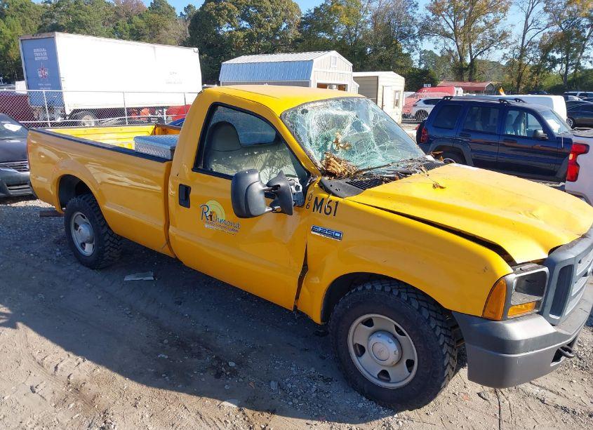 Photo 6 of 2006 Ford F-250 XL/XLT (VIN 1FTNF205X6EC33052)