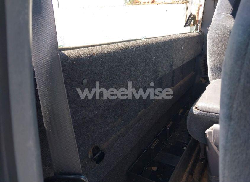 Photo 8 of 2001 Ford F-250 XL/XLT (VIN 1FTNF20F71EC91153)