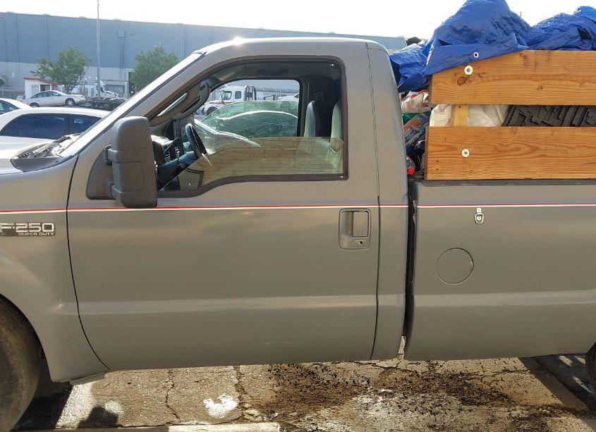 Photo 13 of 2004 Ford F-250 XL/XLT (VIN 1FTNF20L04ED38081)