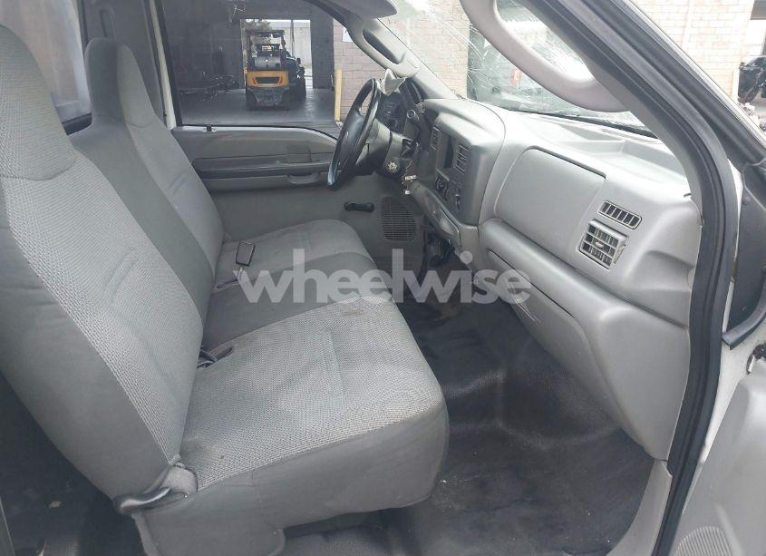 Photo 5 of 2004 Ford F-250 XL/XLT (VIN 1FTNF20L64EE05962)