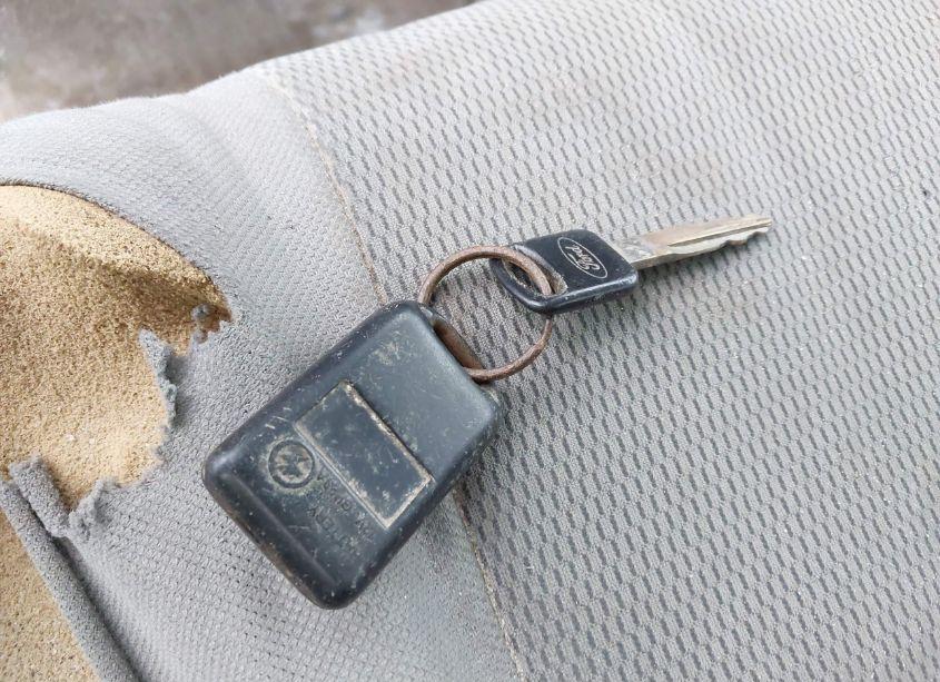 Photo 11 of 2004 Ford F-250 XL/XLT (VIN 1FTNF21L24EC46615)