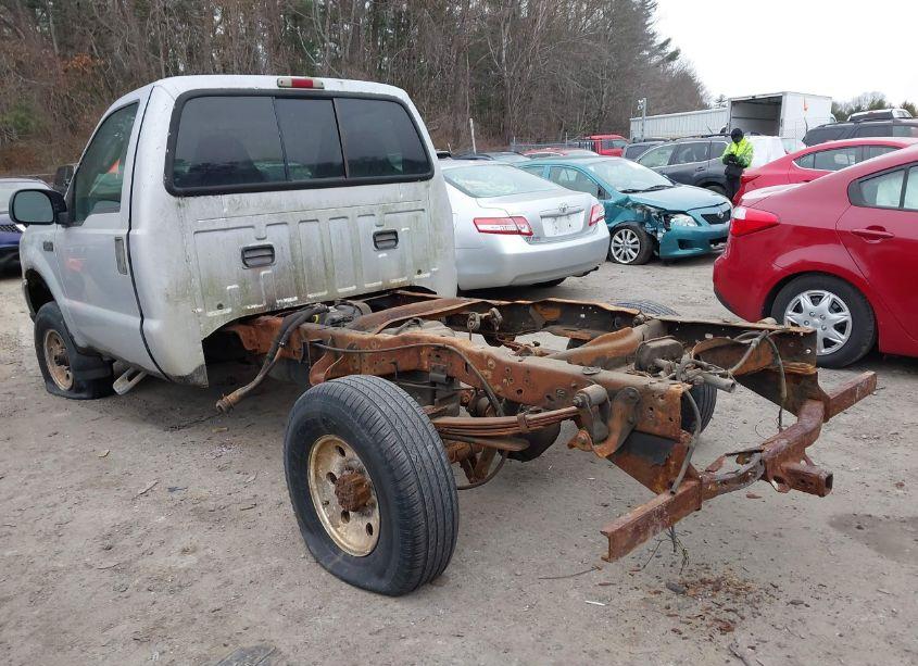 Photo 3 of 2004 Ford F-250 XL/XLT (VIN 1FTNF21L24EC46615)
