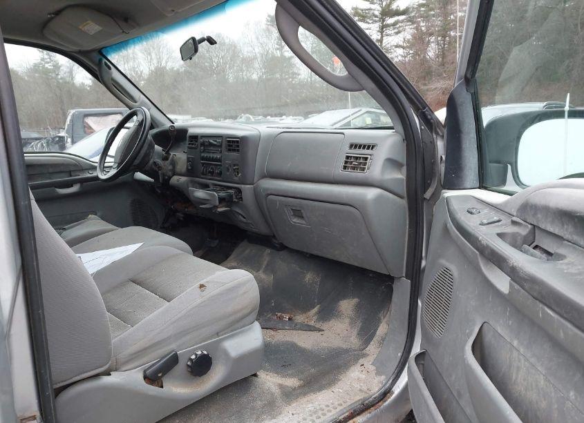 Photo 5 of 2004 Ford F-250 XL/XLT (VIN 1FTNF21L24EC46615)