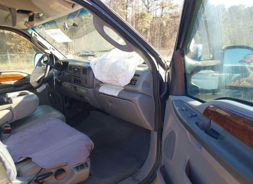 Photo 5 of 2004 Ford F-250 LARIAT/XL/XLT (VIN 1FTNW21L64EE08648)