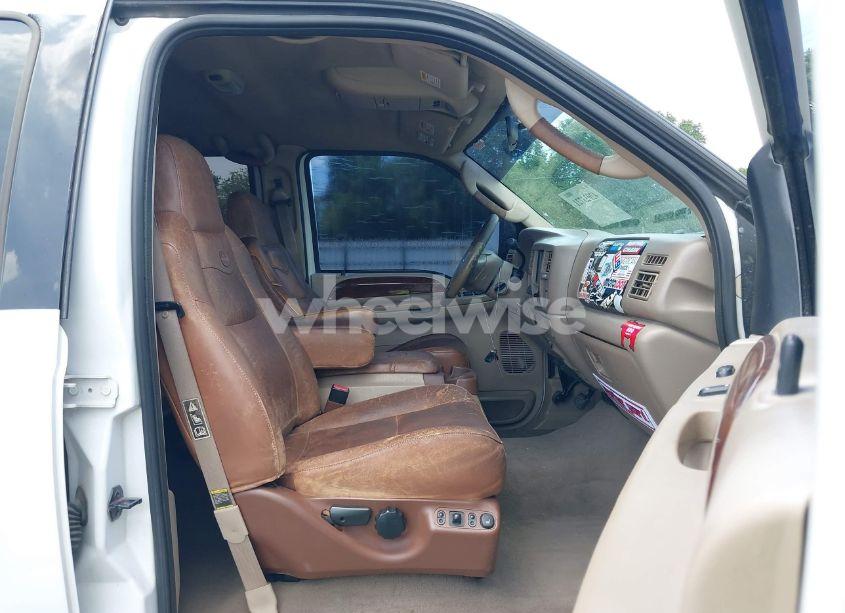 Photo 5 of 2004 Ford F-250 LARIAT/XL/XLT (VIN 1FTNW21P14EB10463)