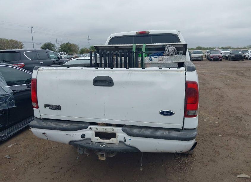 Photo 15 of 2004 Ford F-250 LARIAT/XL/XLT (VIN 1FTNW21P24EA98114)