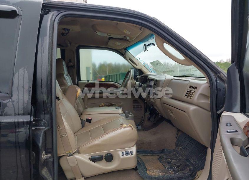 Photo 5 of 2004 Ford F-250 (VIN 1FTNW21P34EA27598)