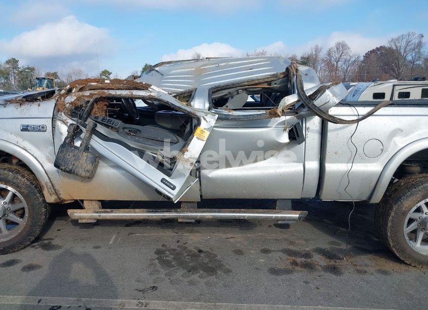 Photo 13 of 2004 Ford F-250 (VIN 1FTNW21P34EB40015)