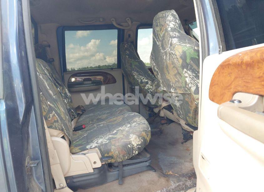 Photo 8 of 2004 Ford F-250 LARIAT/XL/XLT (VIN 1FTNW21P44EB35163)