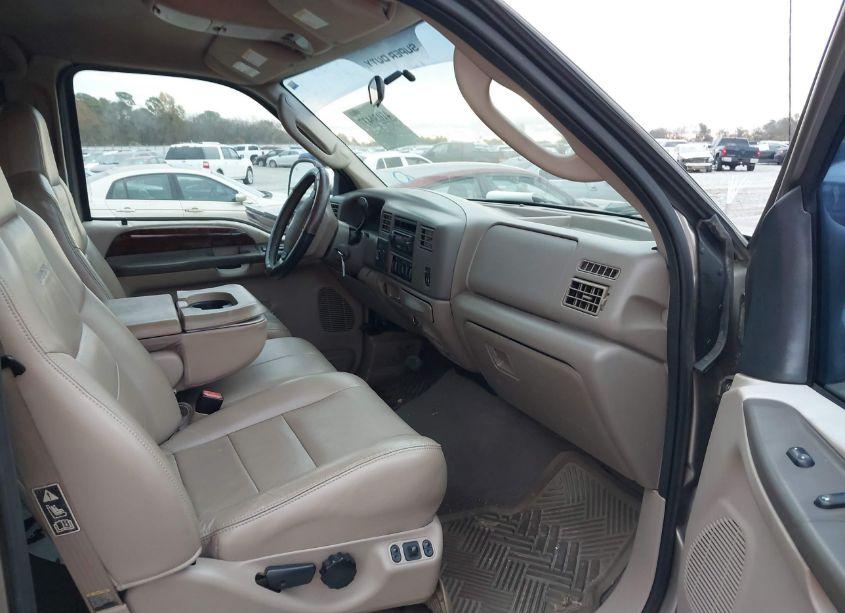 Photo 5 of 2004 Ford F-250 LARIAT/XL/XLT (VIN 1FTNW21P64EB04979)