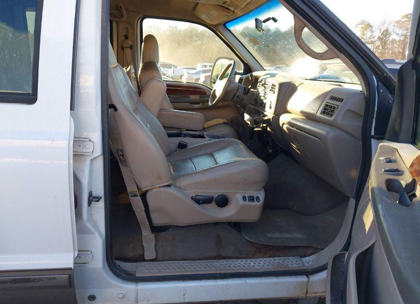 Photo 5 of 2002 Ford F-250 LARIAT/XL/XLT (VIN 1FTNW21S02EC35696)