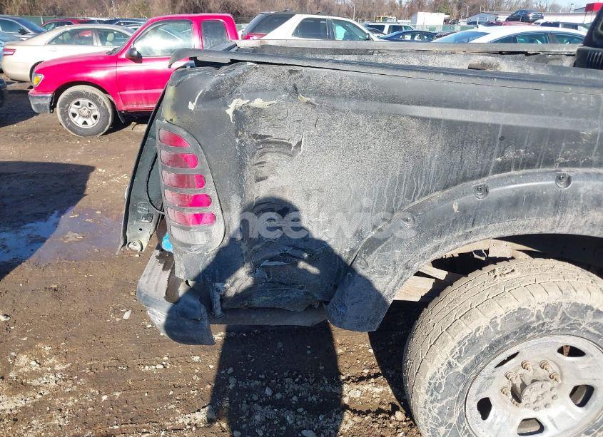 Photo 13 of 2001 Ford F-250 LARIAT/XL/XLT (VIN 1FTNW21S71ED02471)