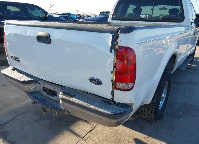 Photo 6 of 2003 Ford F-250 LARIAT/XL/XLT (VIN 1FTNX20F13EB24674)