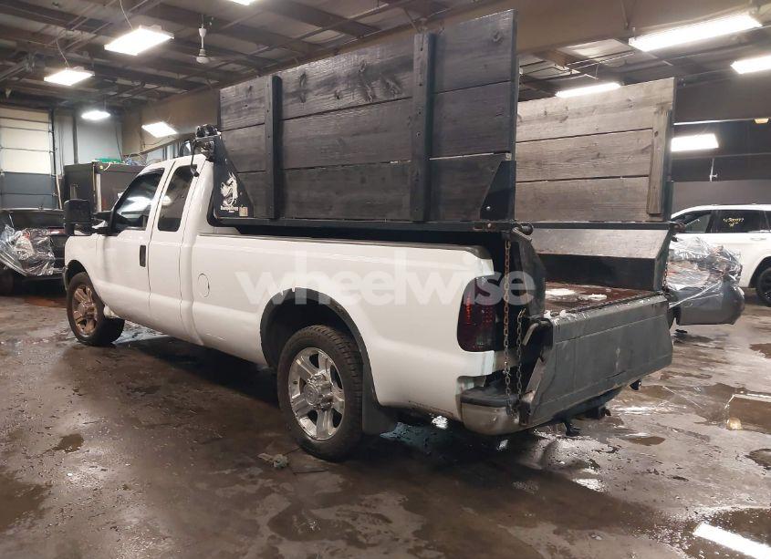 Photo 3 of 1999 Ford F-250 LARIAT/XL/XLT (VIN 1FTNX20F1XEA40537)