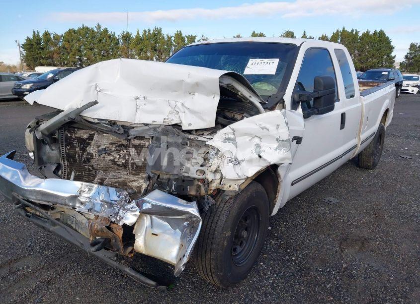 Photo 2 of 1999 Ford F-250 LARIAT/XL/XLT (VIN 1FTNX20F5XEC00435)