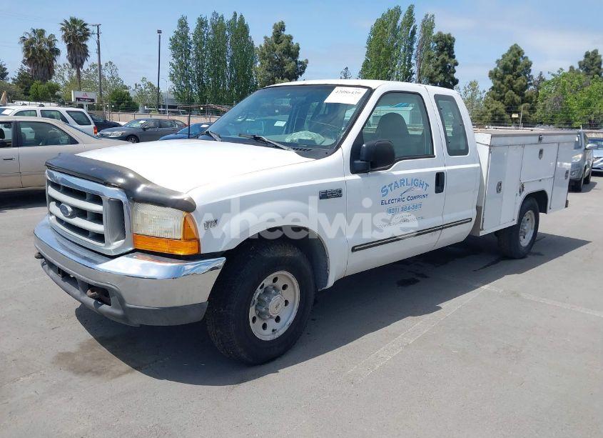 Photo 2 of 2000 Ford F-250 LARIAT/XL/XLT (VIN 1FTNX20L0YEA50080)