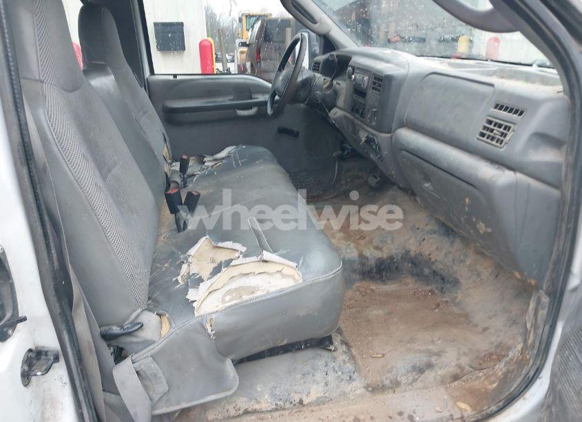 Photo 5 of 2004 Ford F-250 LARIAT/XL/XLT (VIN 1FTNX20L34EA13731)