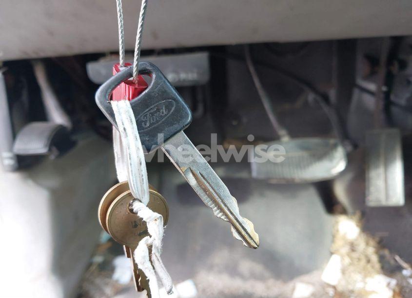 Photo 11 of 2001 Ford F-250 LARIAT/XL/XLT (VIN 1FTNX20L81EC24211)