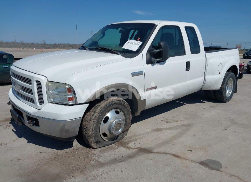 Photo 2 of 2004 Ford F-250 LARIAT/XL/XLT (VIN 1FTNX20P14ED45752)