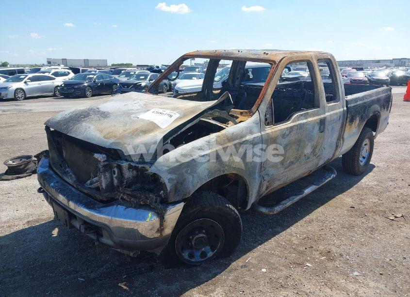 Photo 2 of 2001 Ford F-250 N/A (VIN 1FTNX21F01EA92814)