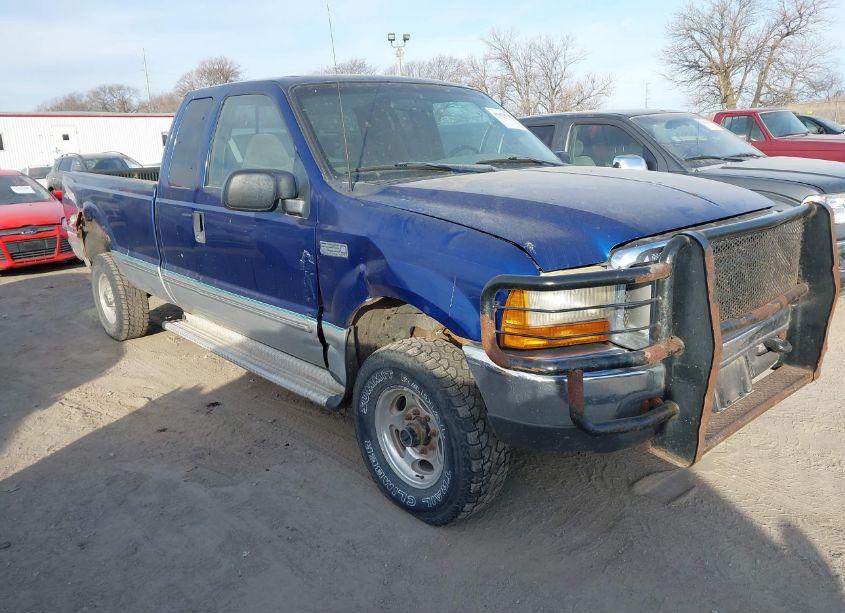 1999 Ford F-250 LARIAT/XL/XLT (VIN 1FTNX21F0XEA02750) main photo