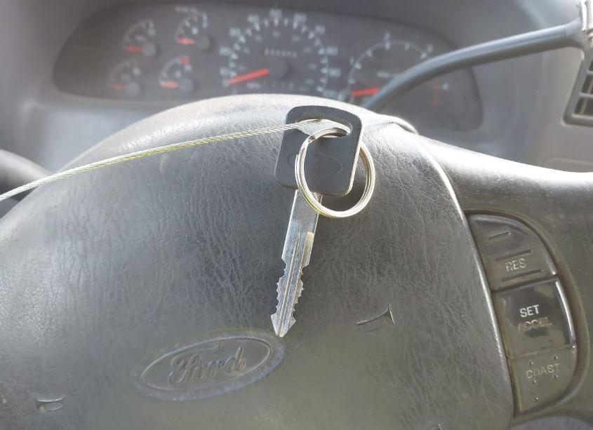 Photo 11 of 1999 Ford F-250 LARIAT/XL/XLT (VIN 1FTNX21F0XEA02750)