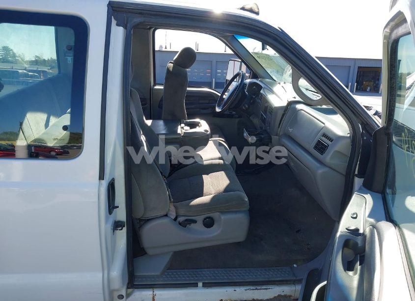 Photo 5 of 2001 Ford F-250 LARIAT/XL/XLT (VIN 1FTNX21F61ED60491)