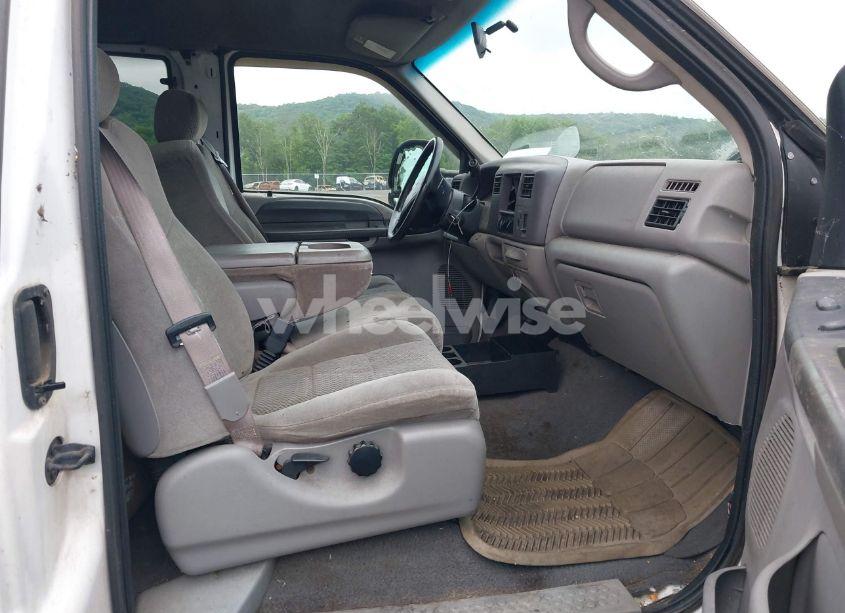 Photo 5 of 2001 Ford F-250 LARIAT/XL/XLT (VIN 1FTNX21L51EB77184)