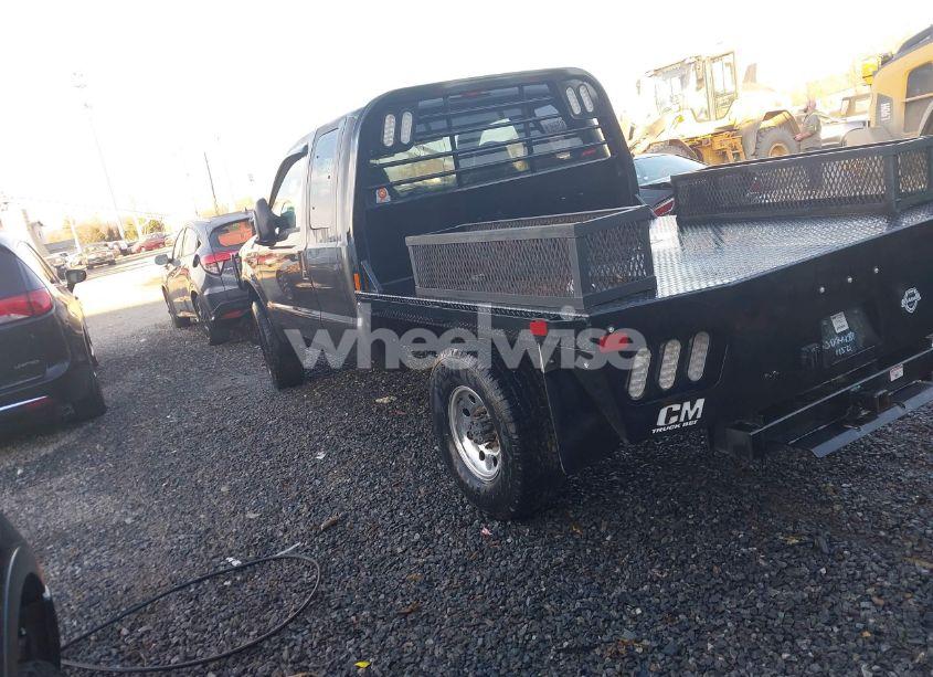 Photo 3 of 2004 Ford F-250 (VIN 1FTNX21L54EB85533)