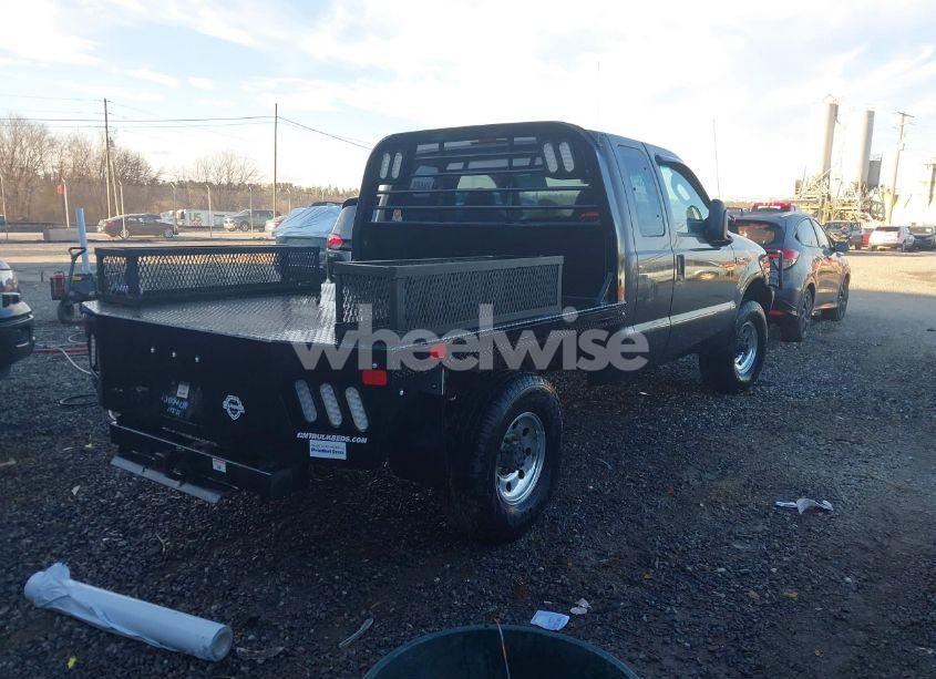 Photo 4 of 2004 Ford F-250 (VIN 1FTNX21L54EB85533)