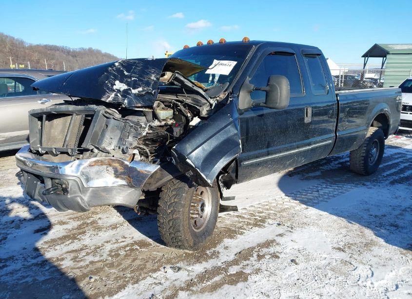 Photo 2 of 2000 Ford F-250 LARIAT/XL/XLT (VIN 1FTNX21L9YED33477)