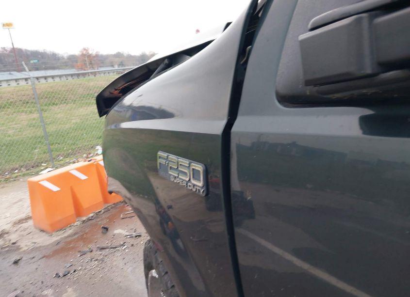 Photo 19 of 2004 Ford F-250 LARIAT/XL/XLT (VIN 1FTNX21P34EA58380)