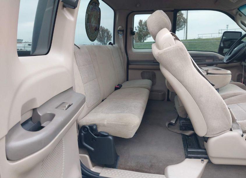 Photo 8 of 2004 Ford F-250 LARIAT/XL/XLT (VIN 1FTNX21P34EA58380)