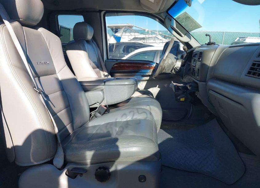 Photo 5 of 2004 Ford F-250 LARIAT/XL/XLT (VIN 1FTNX21P34EB10610)