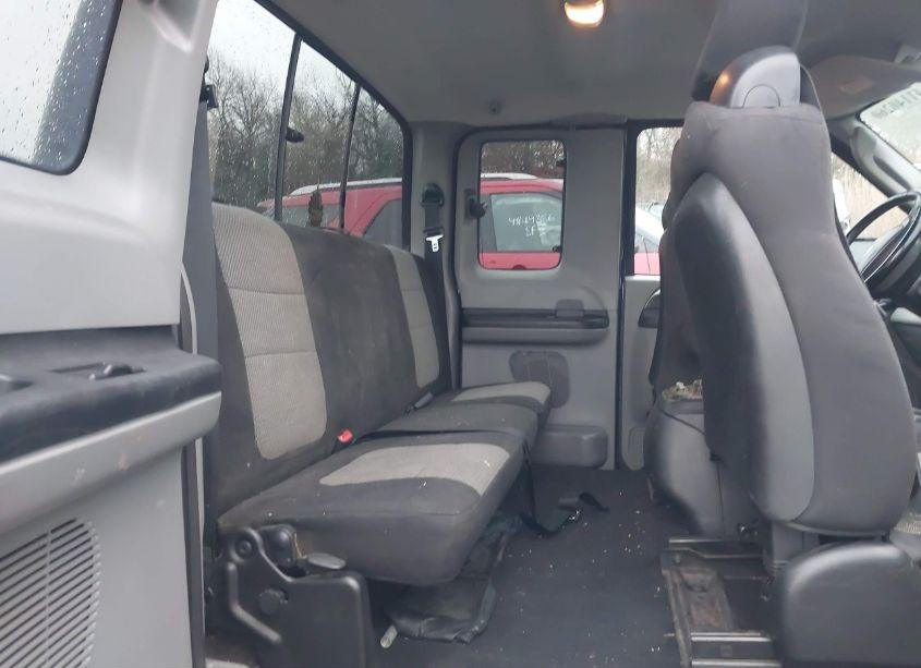 Photo 8 of 2004 Ford F-250 LARIAT/XL/XLT (VIN 1FTNX21PX4EC66224)