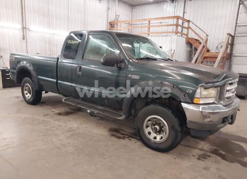 2002 Ford F-250 LARIAT/XL/XLT (VIN 1FTNX21S32EB53393) main photo