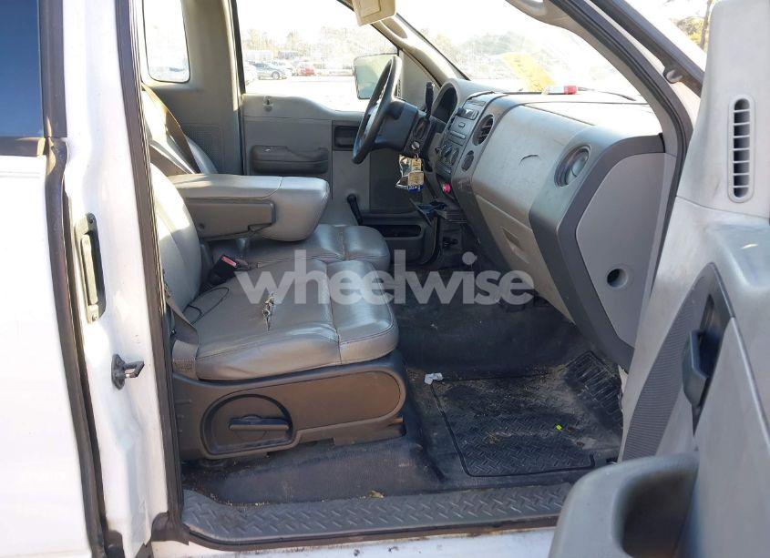 Photo 5 of 2005 Ford F-150 XL/XLT (VIN 1FTPF125X5NA95687)