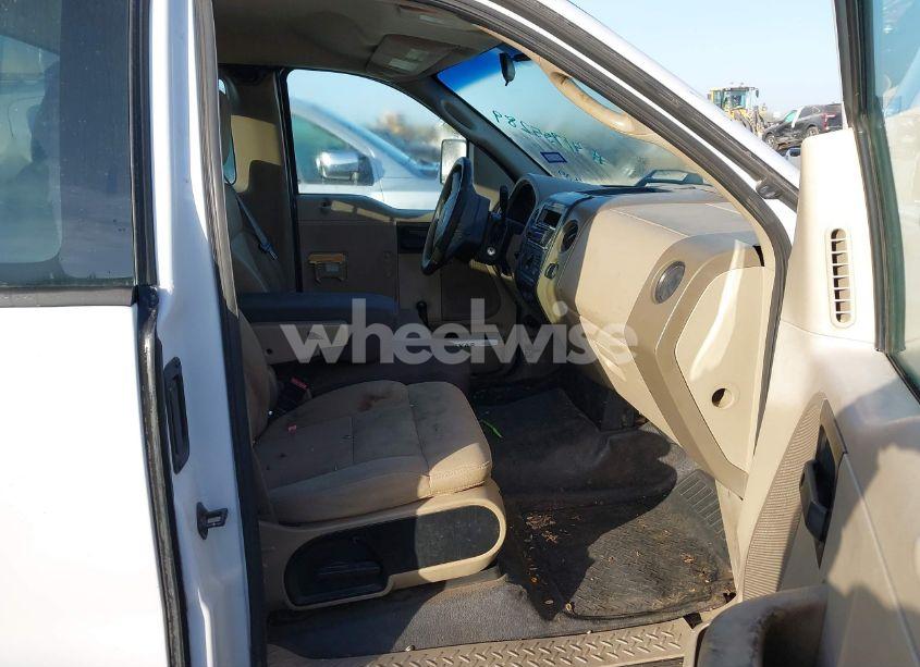 Photo 5 of 2005 Ford F-150 XL/XLT (VIN 1FTPF125X5NB71697)