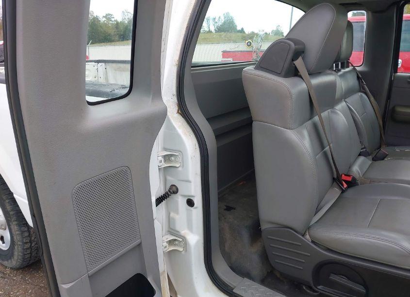 Photo 8 of 2006 Ford F-150 XL/XLT (VIN 1FTPF12V86NB05263)