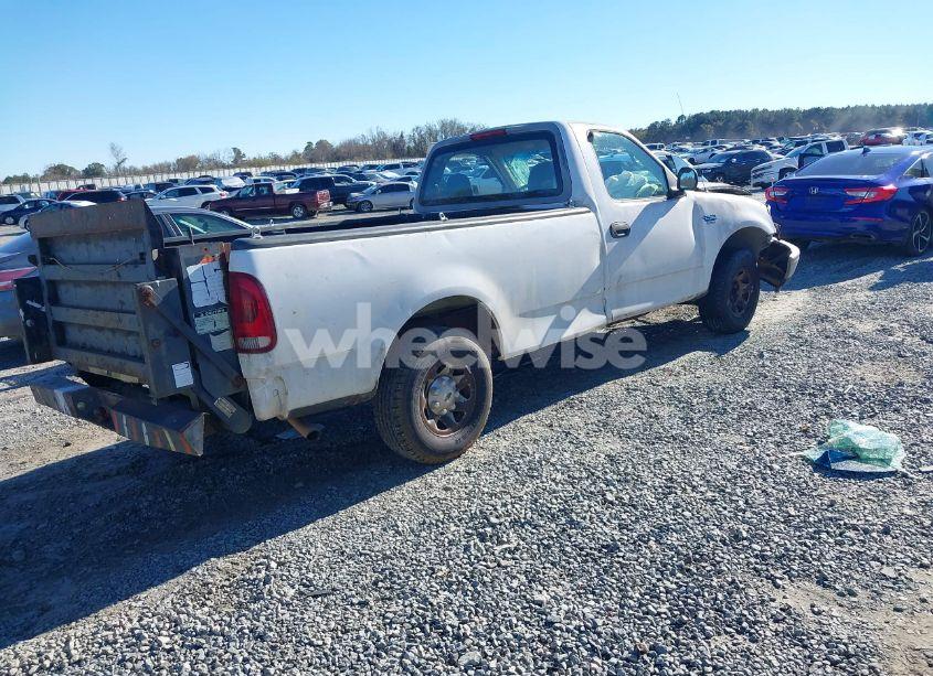 Photo 4 of 1998 Ford F-250 LARIAT/STANDARD/XL/XLT (VIN 1FTPF2766WNB70779)