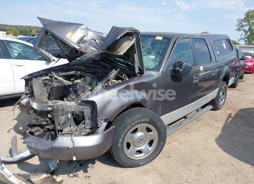 Photo 2 of 2006 Ford F-150 LARIAT/XLT (VIN 1FTPW12506KA81512)