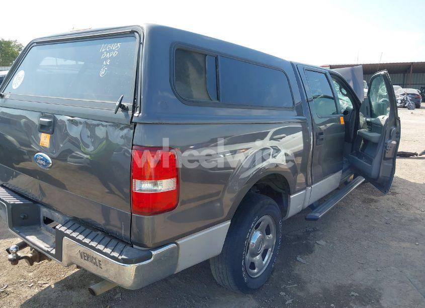 Photo 4 of 2006 Ford F-150 LARIAT/XLT (VIN 1FTPW12506KA81512)