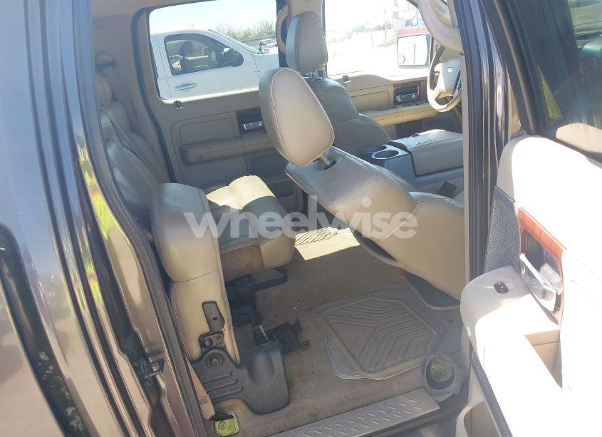 Photo 8 of 2005 Ford F-150 LARIAT/XLT (VIN 1FTPW12515FB51929)