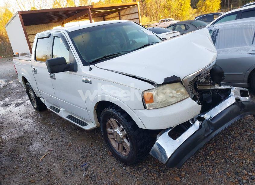 2005 Ford F-150 LARIAT/XLT (VIN 1FTPW12515FB57469) main photo