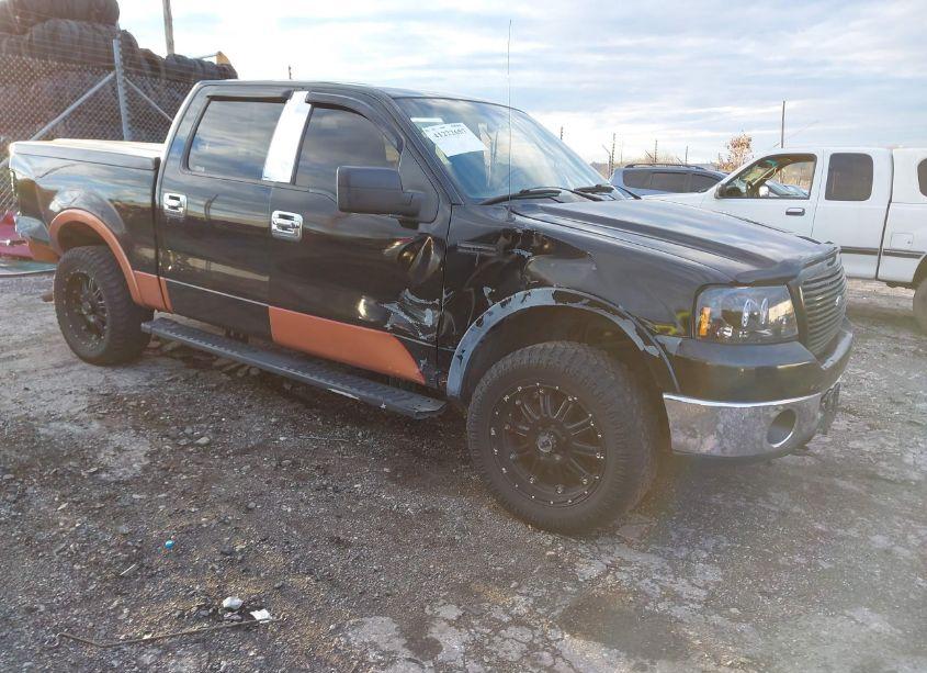 2005 Ford F-150 LARIAT/XLT (VIN 1FTPW12515KD35677) main photo